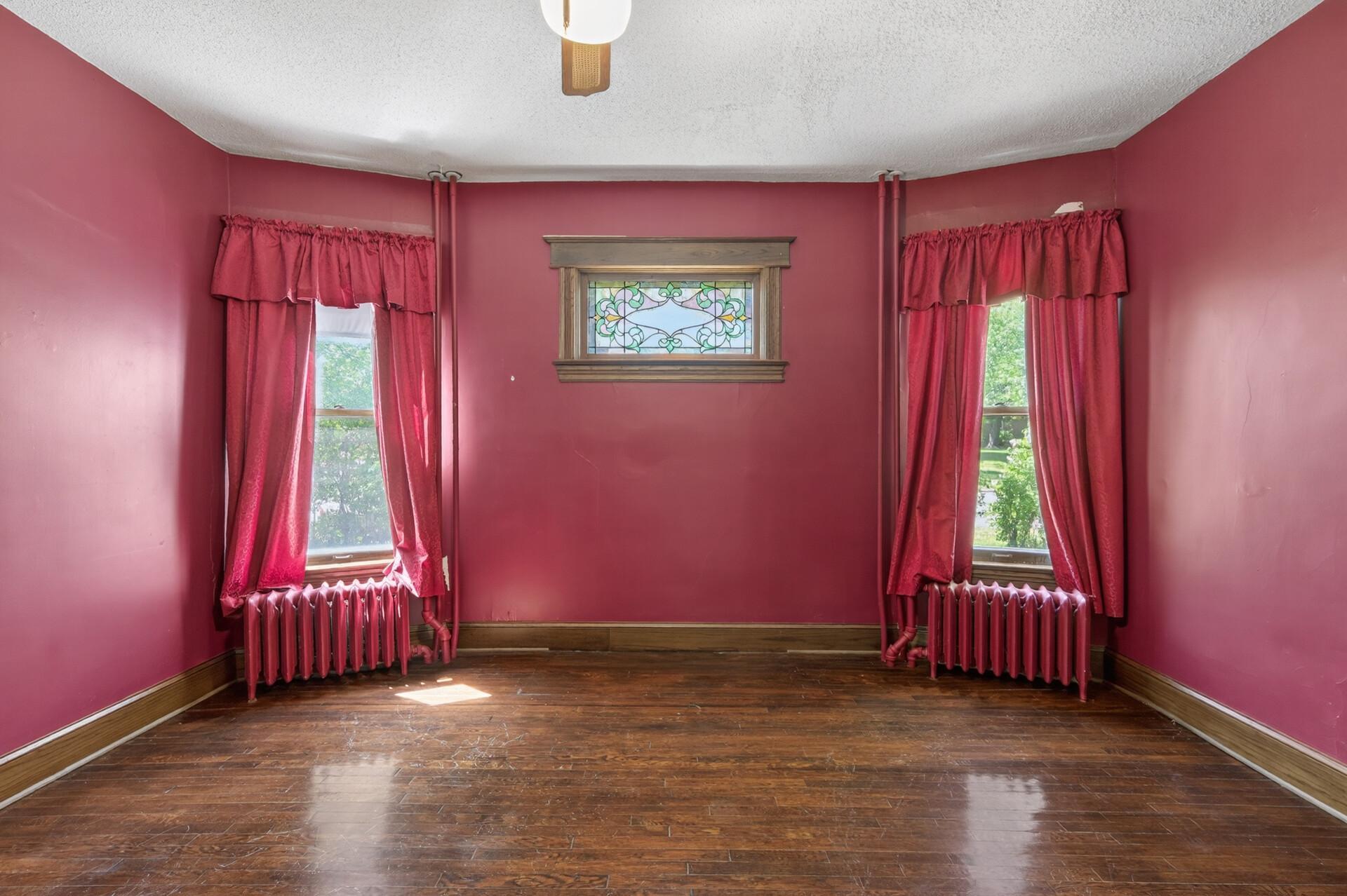 13_429_Minnehaha_Ave_E13_mls.jpg