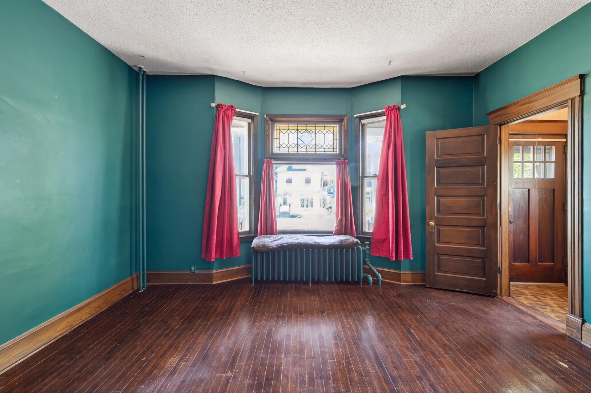 10_429_Minnehaha_Ave_E10_mls.jpg