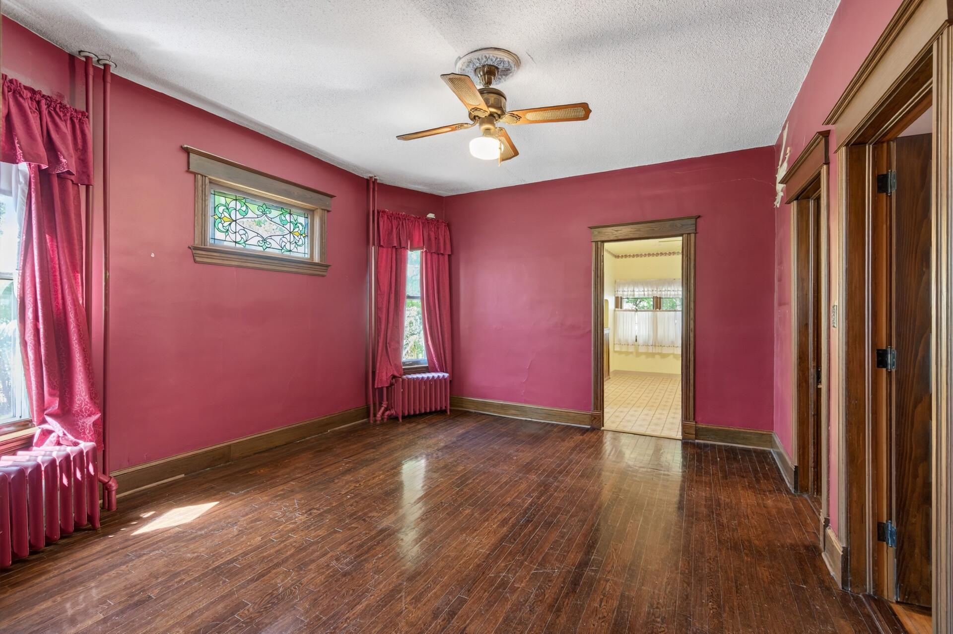 12_429_Minnehaha_Ave_E12_mls.jpg