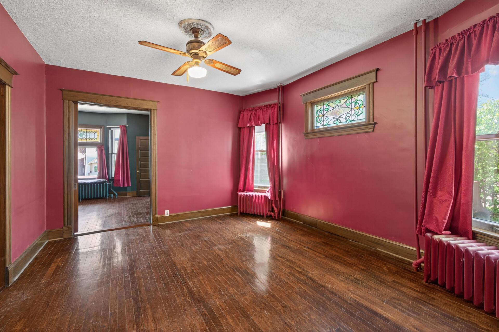 14_429_Minnehaha_Ave_E14_mls.jpg