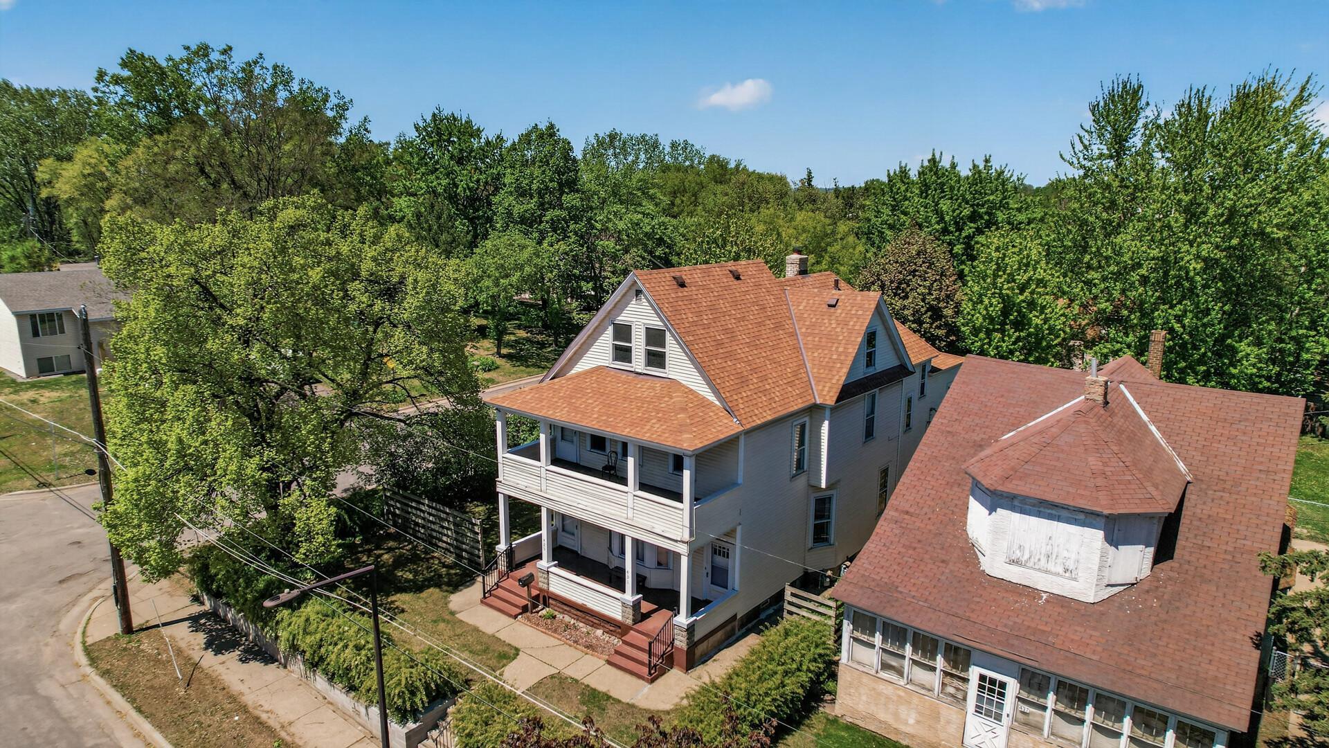 50_429_Minnehaha_Ave_E50_mls.jpg