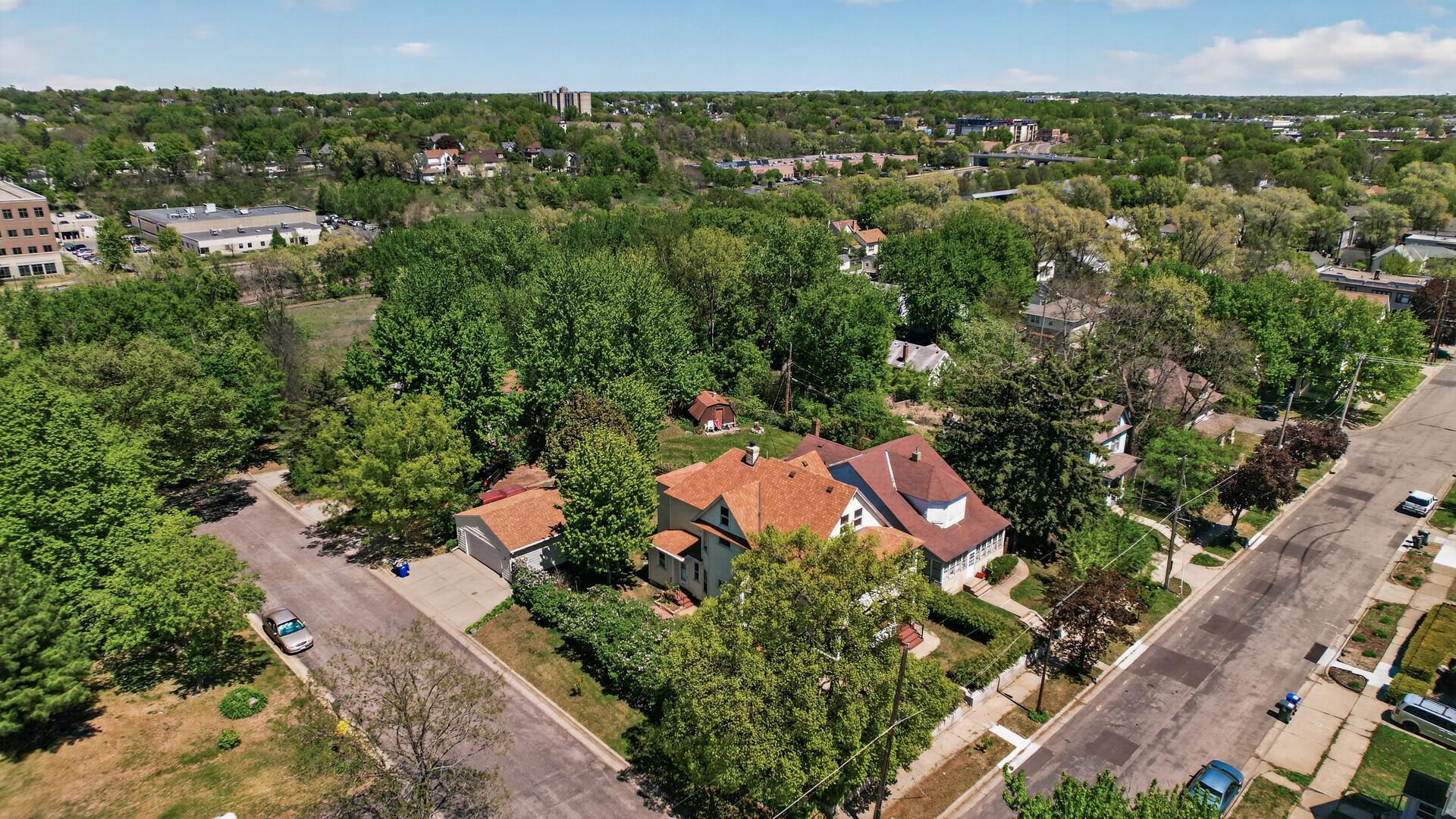 45_429_Minnehaha_Ave_E45_mls.jpg
