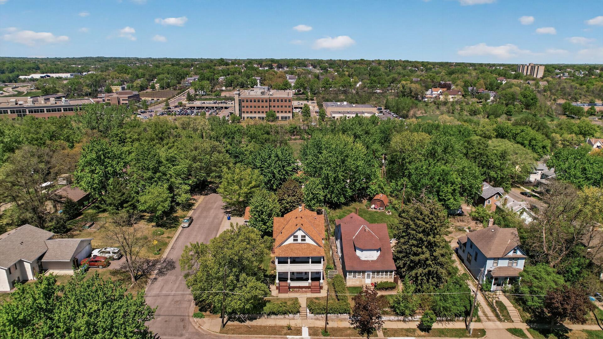 52_429_Minnehaha_Ave_E52_mls.jpg