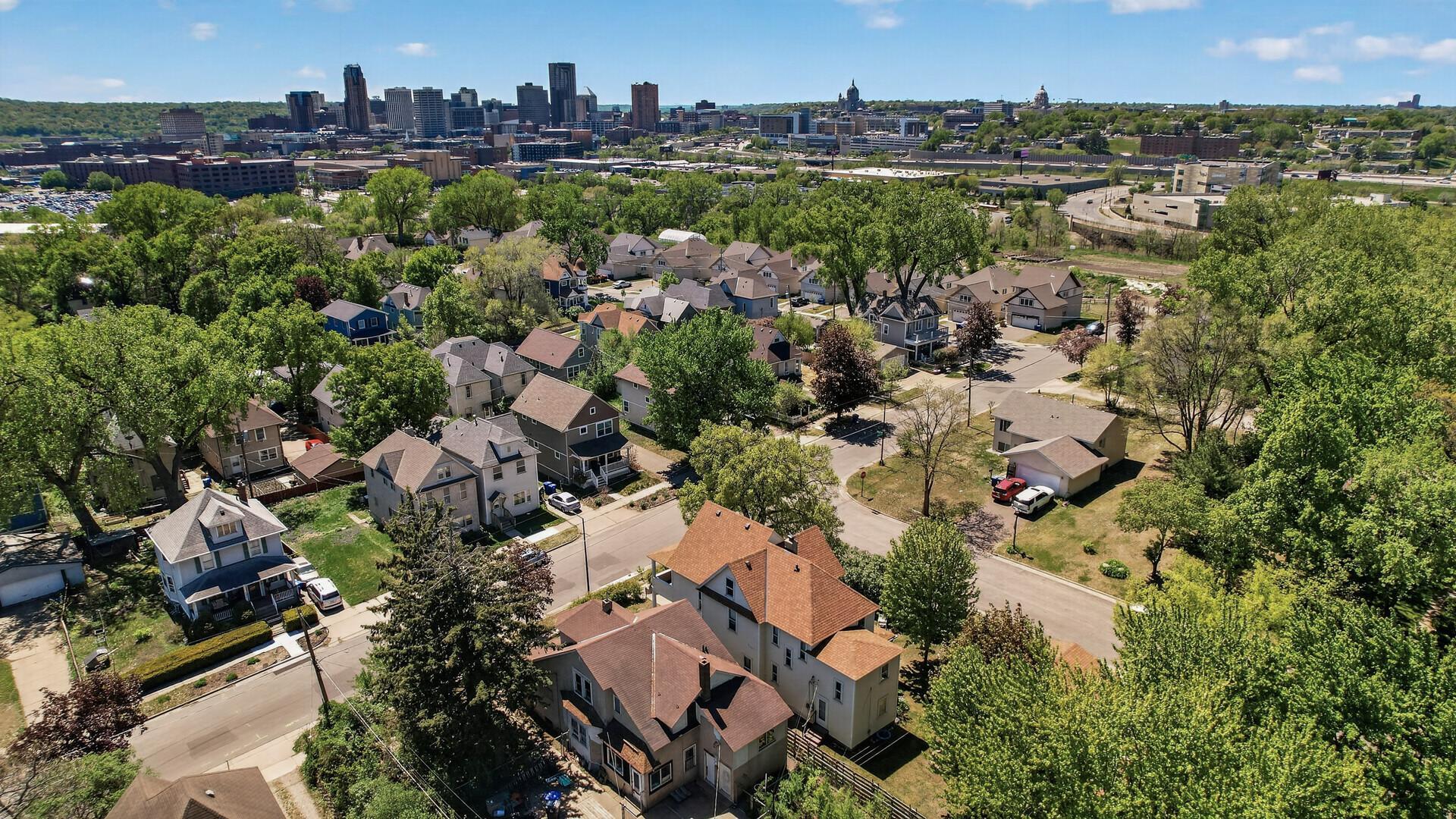 54_429_Minnehaha_Ave_E54_mls.jpg