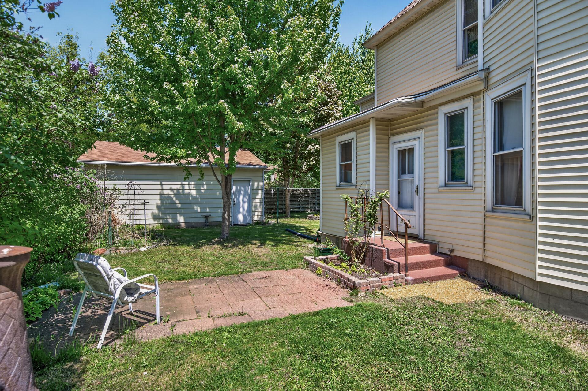 40_429_Minnehaha_Ave_E40_mls.jpg