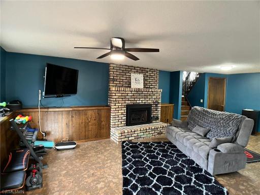 203 Douglas Drive, Buffalo, MN 55313