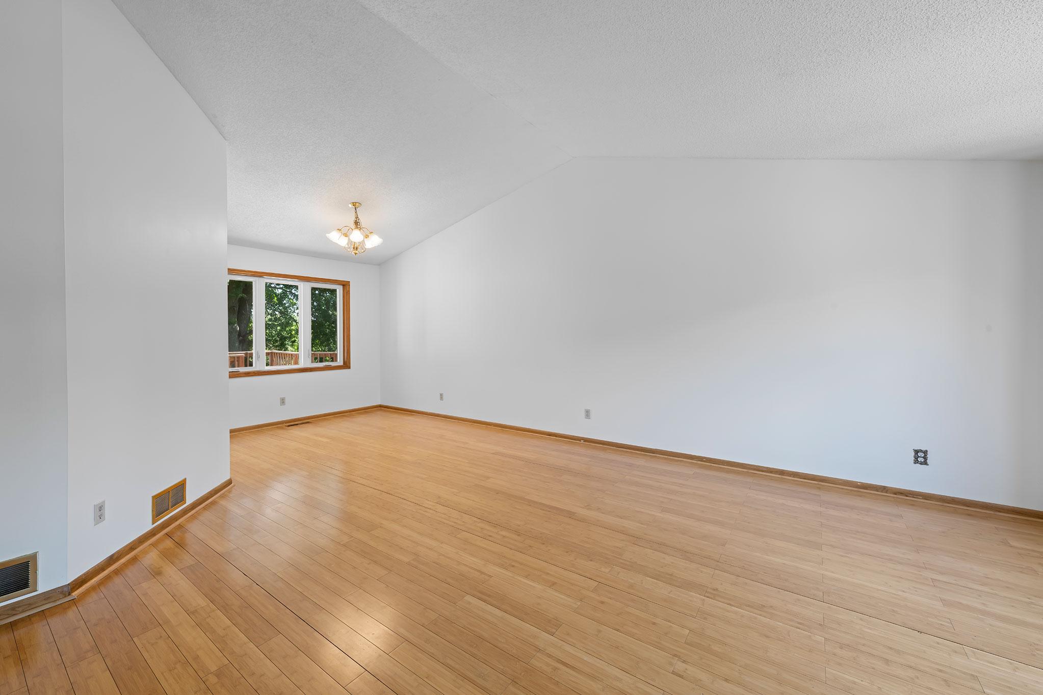 LivingRoom02.jpg
