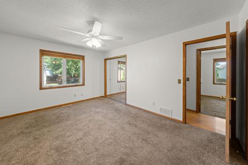 17446 Goldenview Avenue, Lakeville, MN 55044