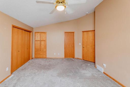 3236 35th Avenue S, Fargo, ND 58104