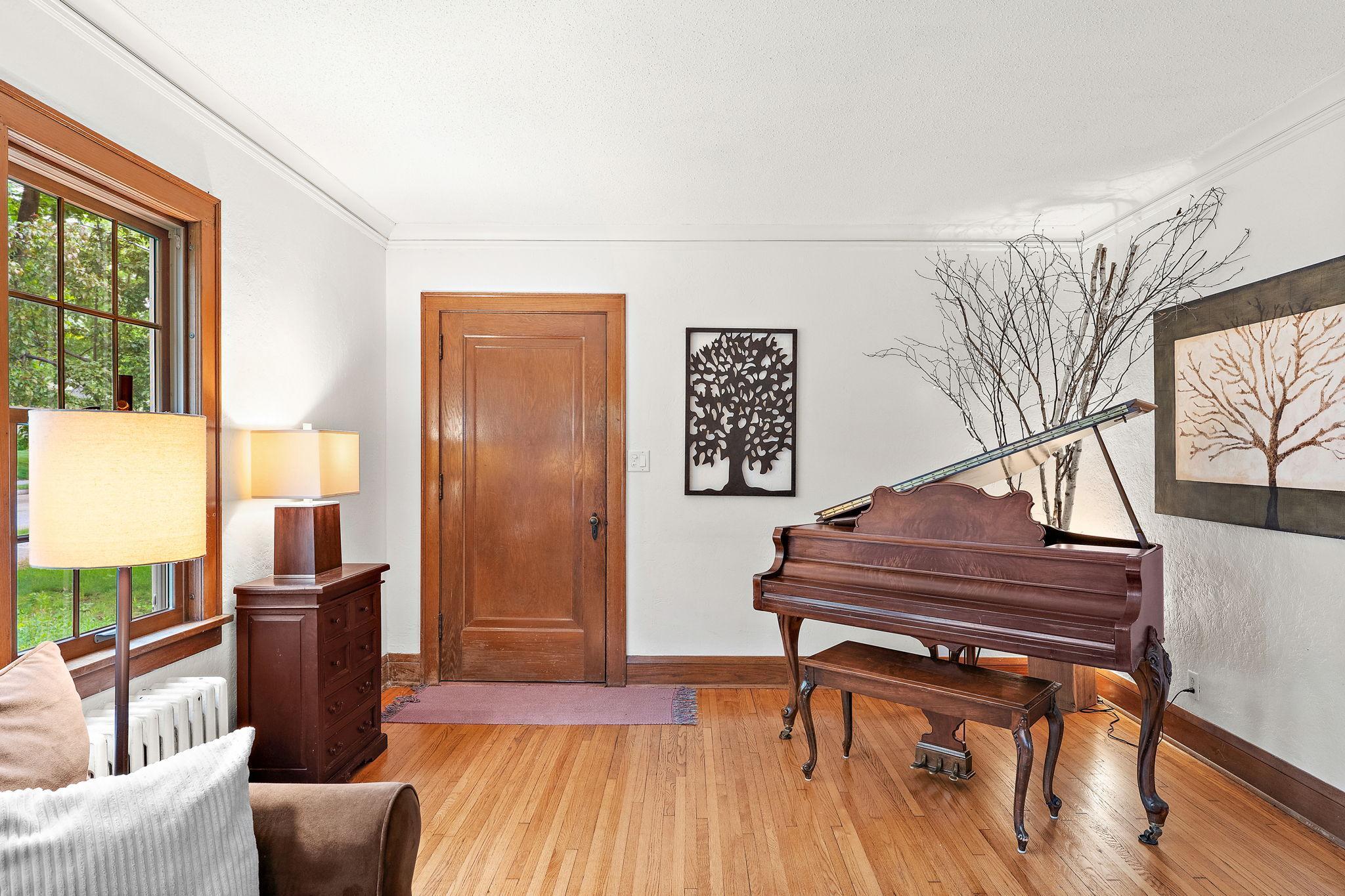 Living room large enough for a Grand Piano!