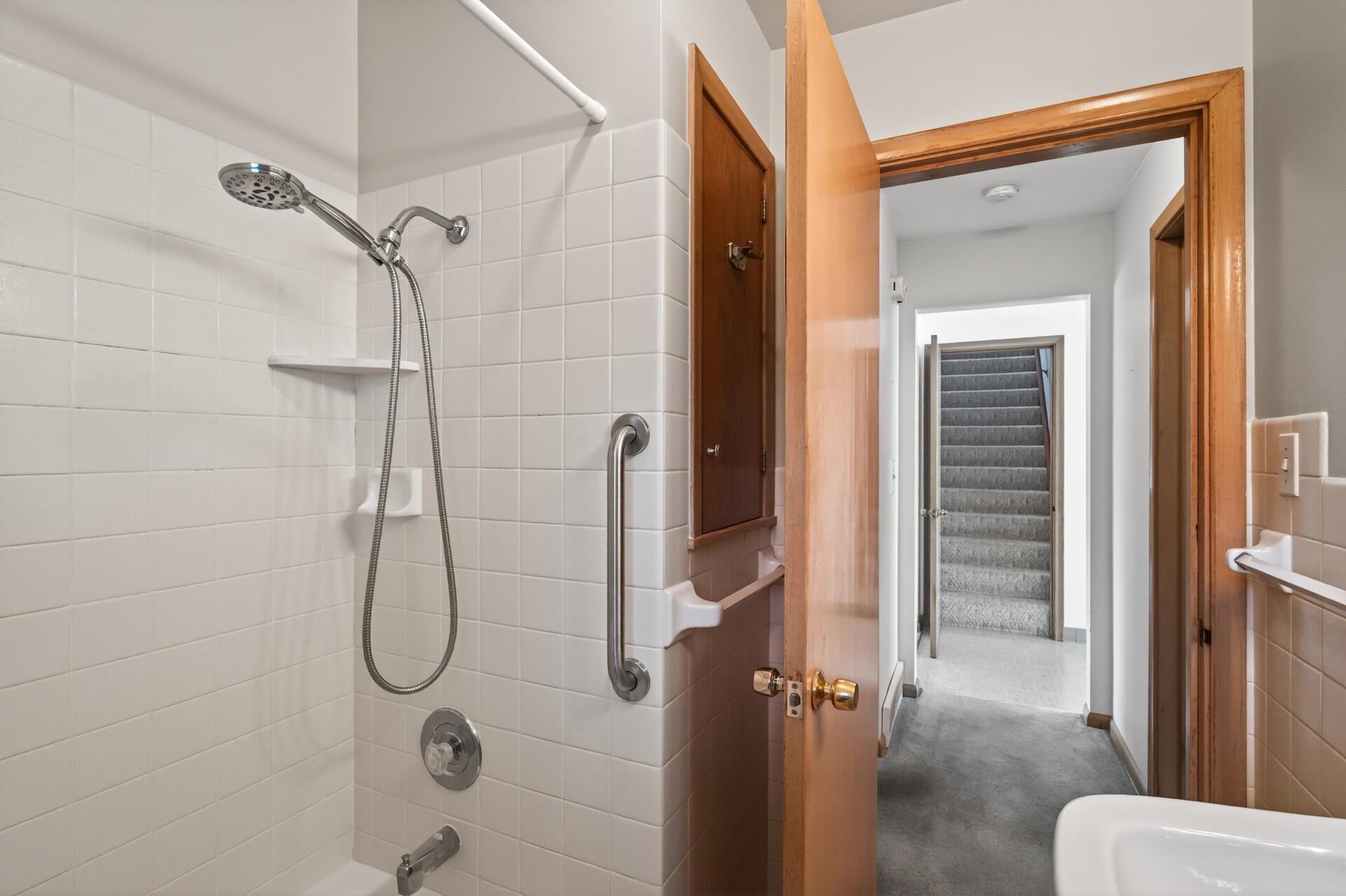 Another view of the main floor full bath.