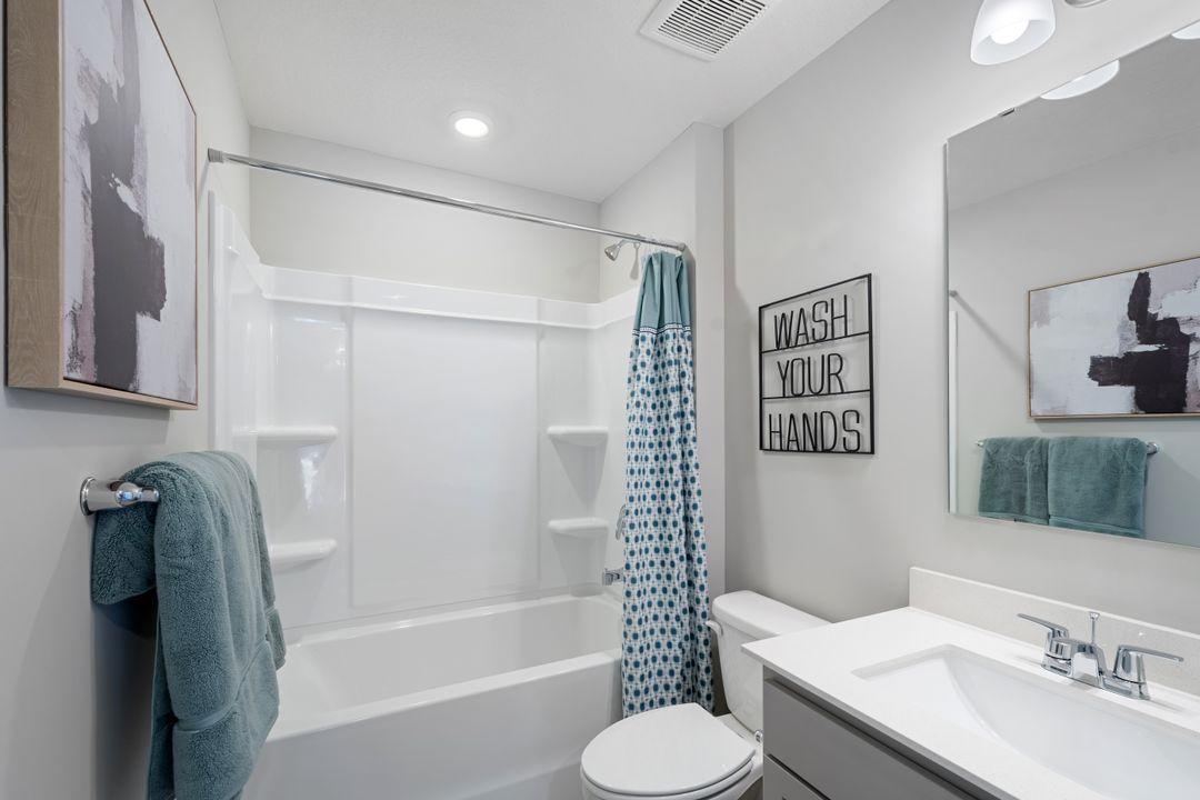 The Bryant II offers a full bath on both upper and lower levels. Photos of model home. Colors and options may vary. Ask Sales Agent for details.