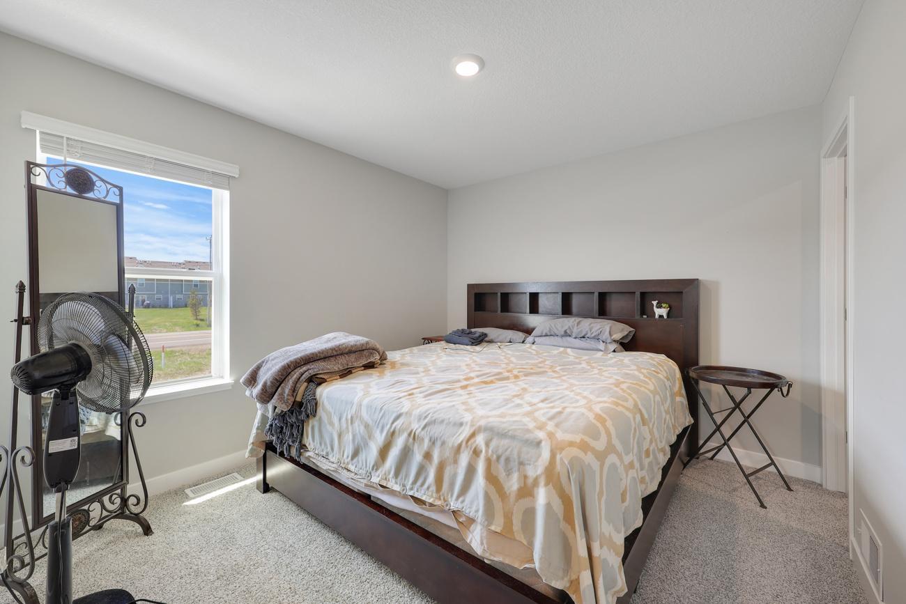 BR #2 Upstairs - spacious & bright