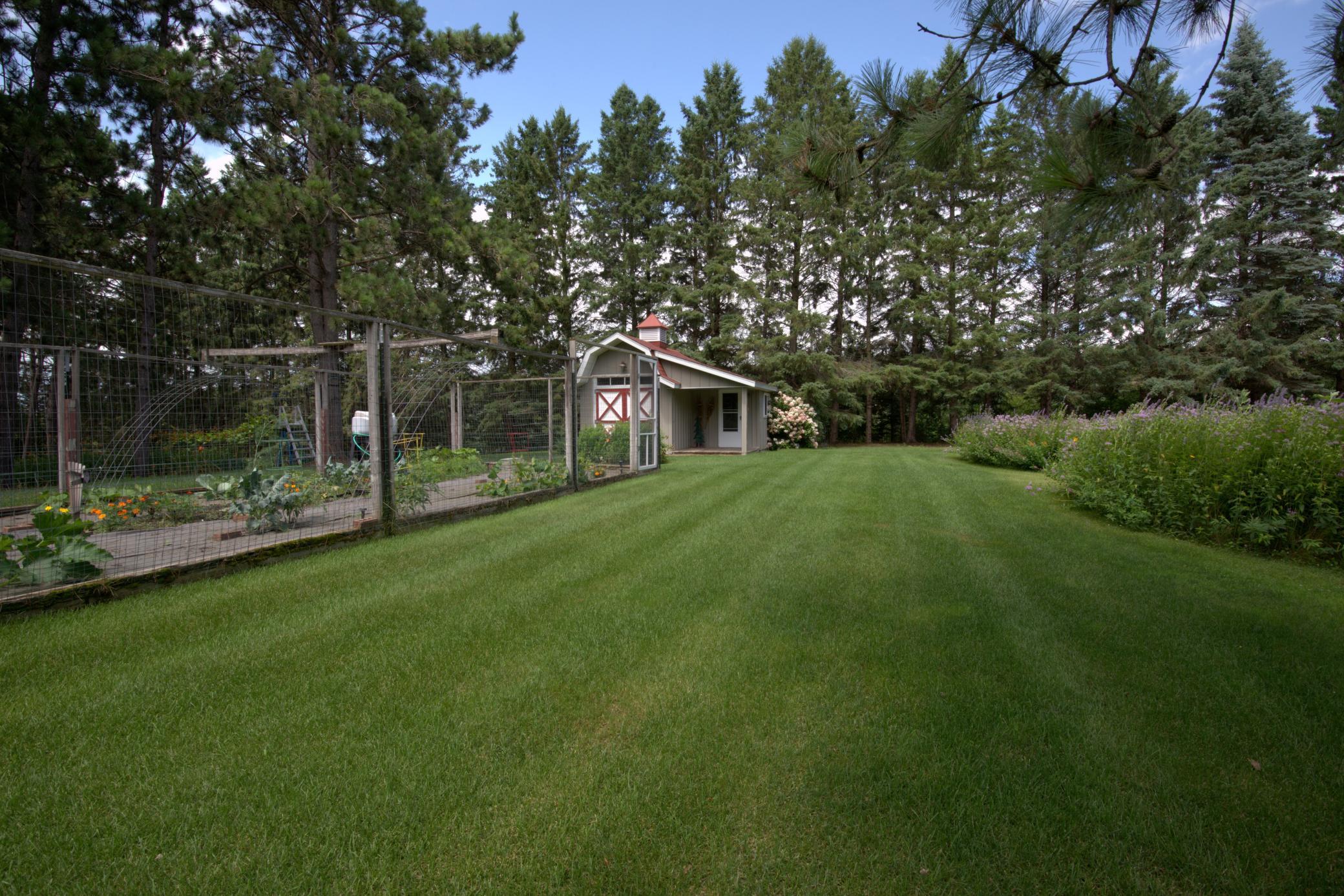 many gardens