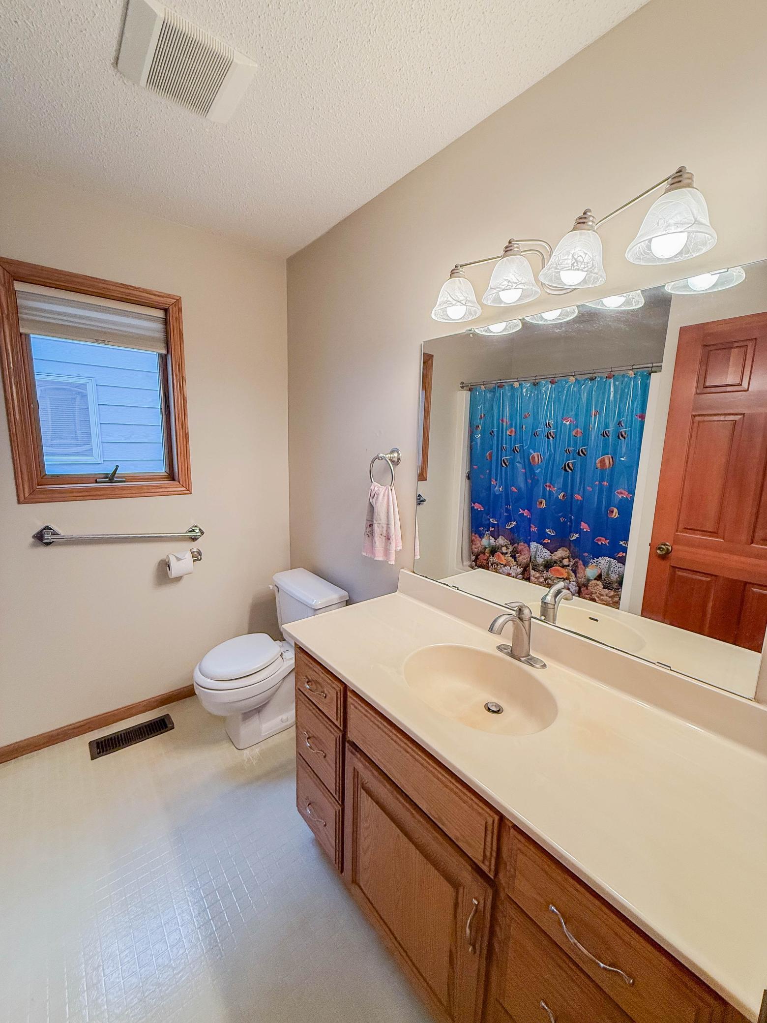Full Bathroom
