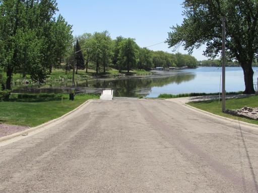 214 W Anna Street, Fairmont, MN 56031