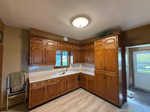 209 S Spring Avenue, Springfield, MN 56087