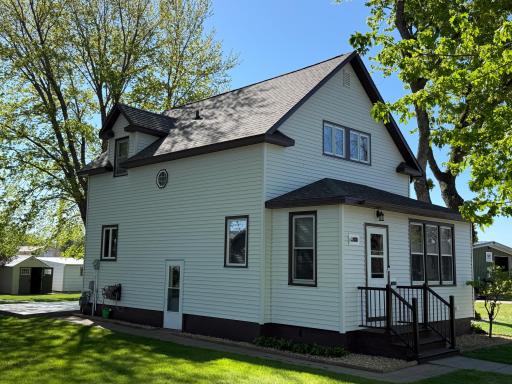 209 S Spring Avenue, Springfield, MN 56087