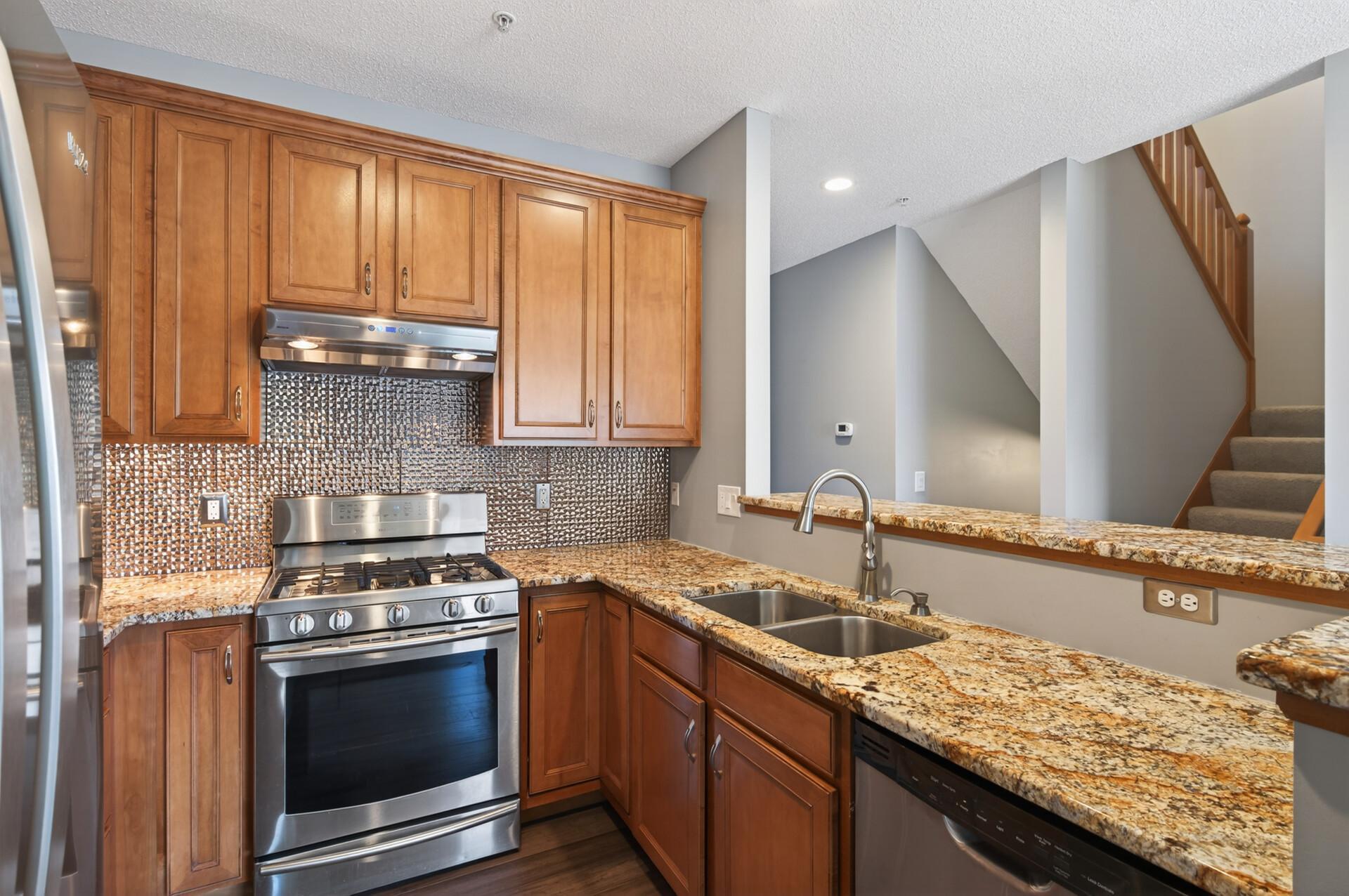 14_1236_Vernon_Dr14_mls.jpg