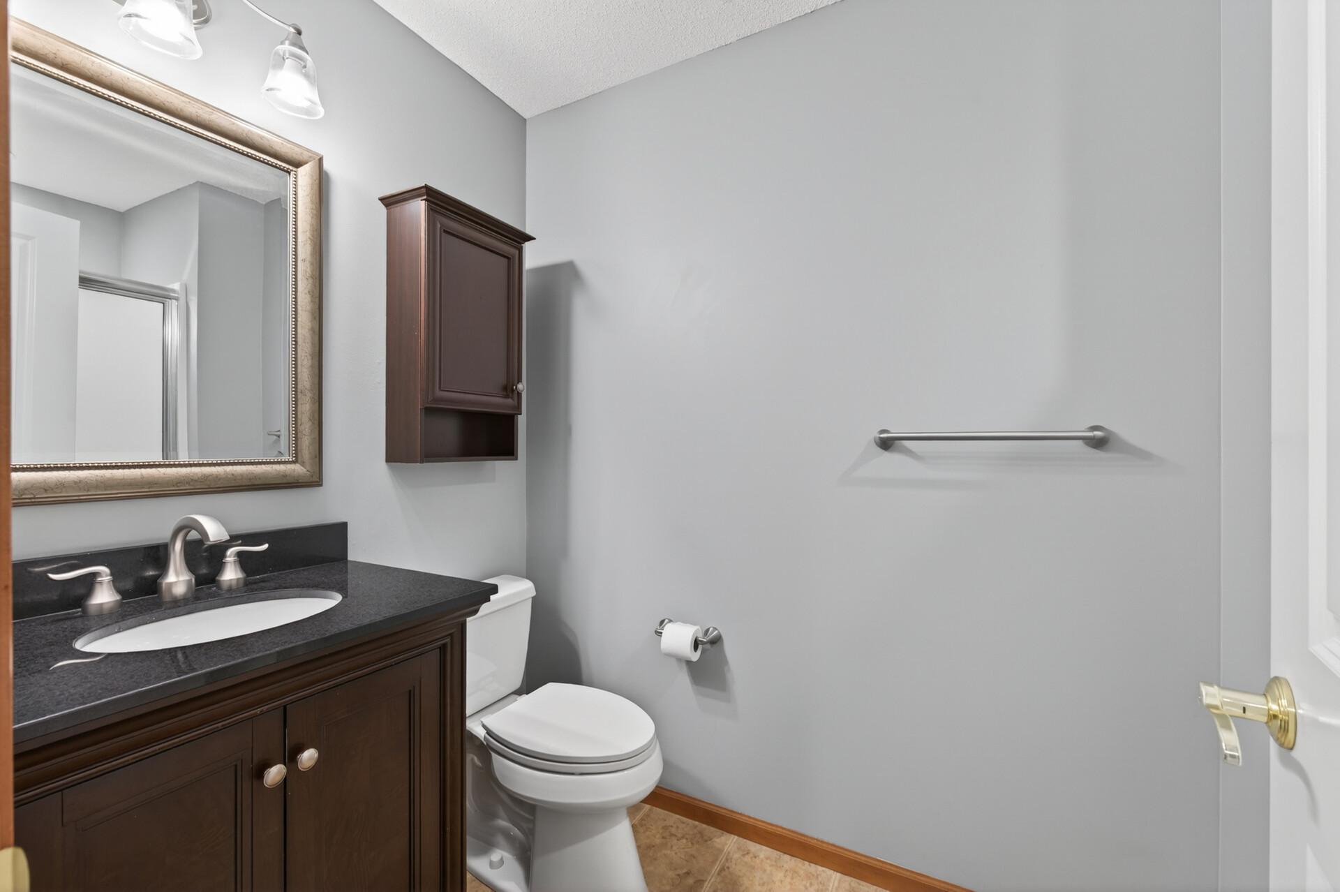 37_1236_Vernon_Dr37_mls.jpg