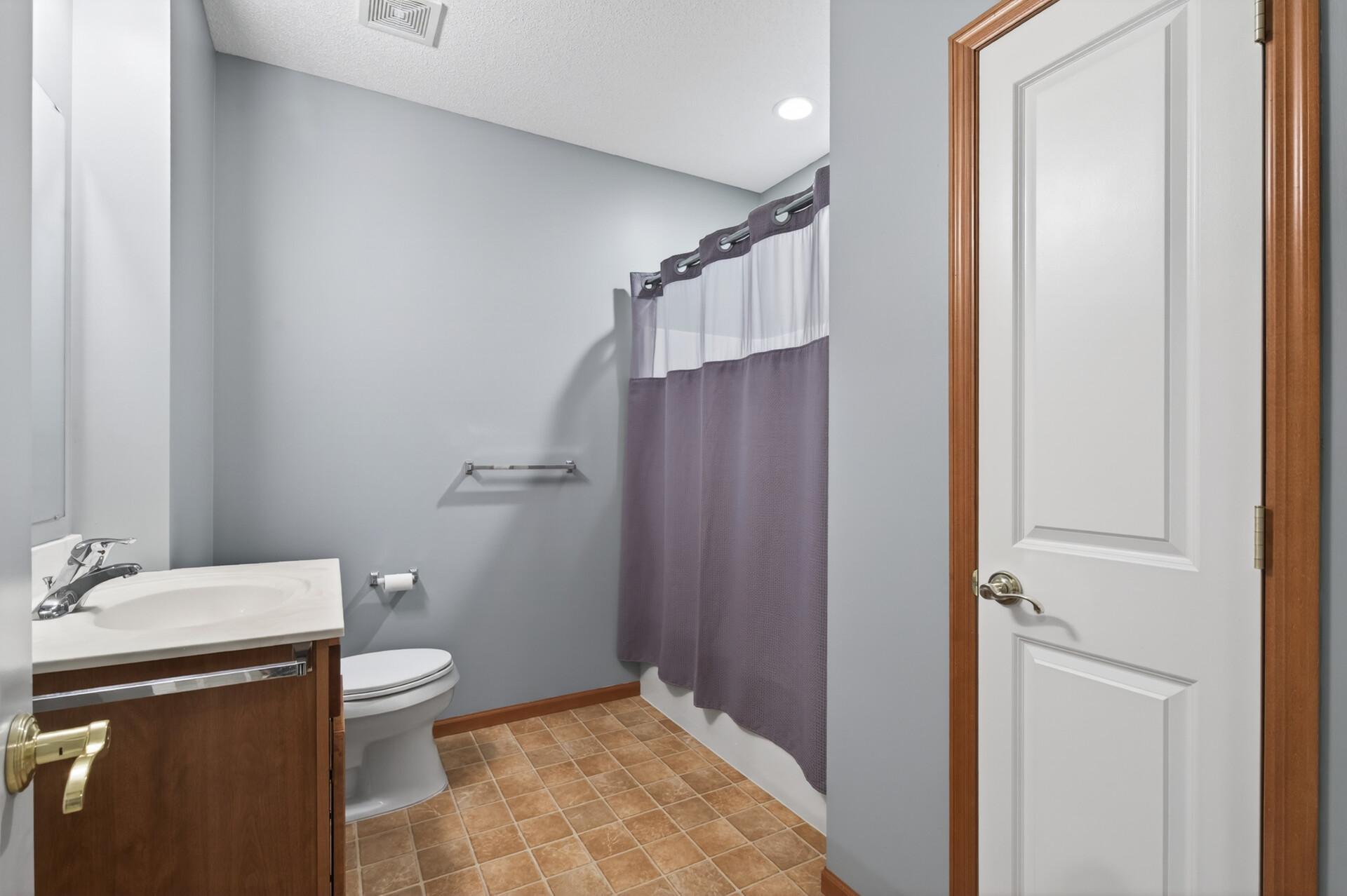 30_1236_Vernon_Dr30_mls.jpg
