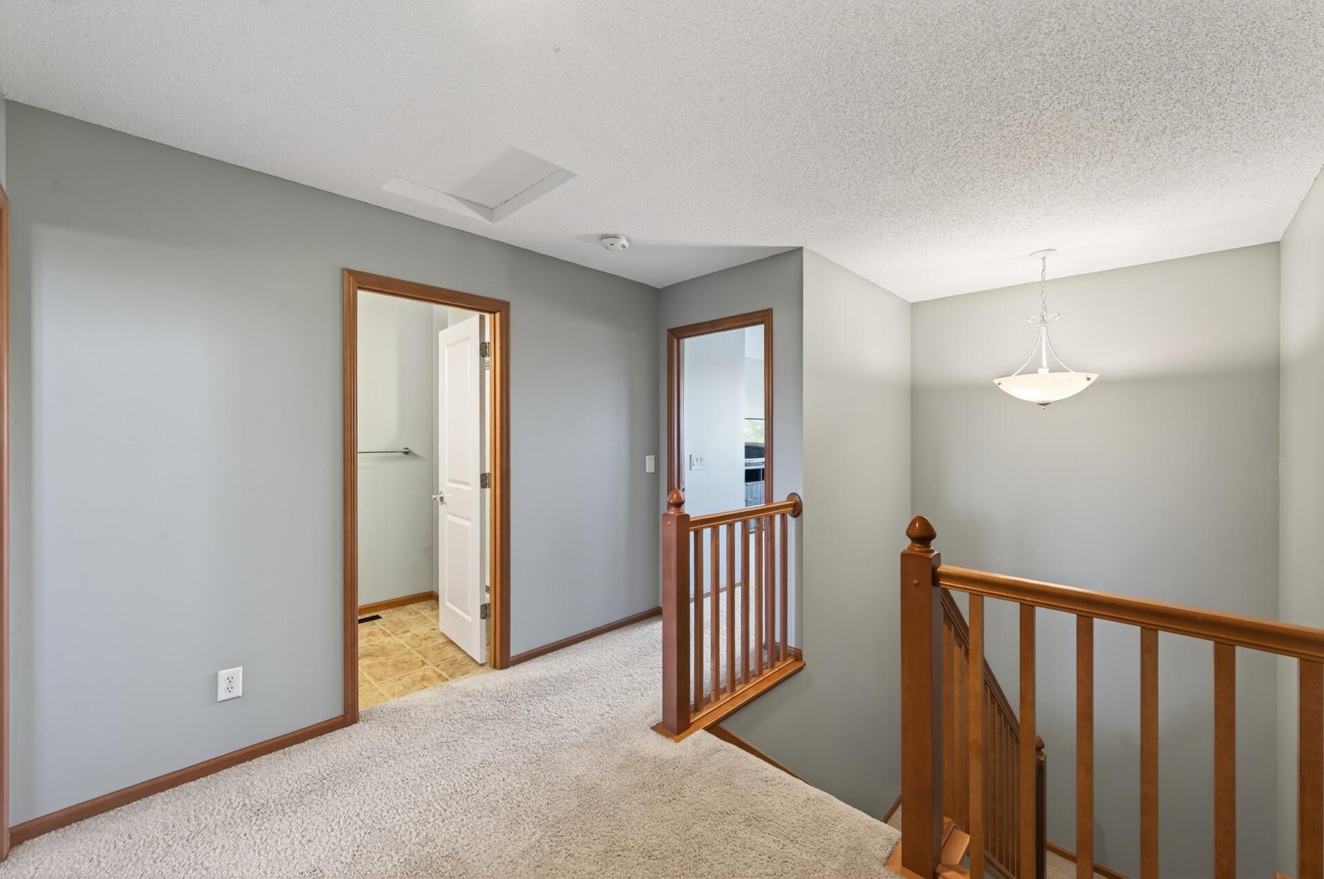 19_1236_Vernon_Dr19_mls.jpg