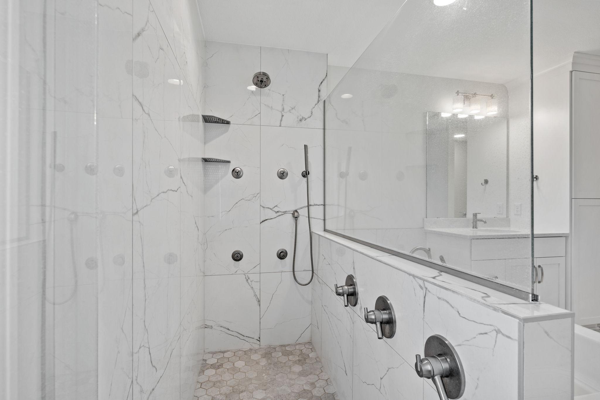 72-web-or-mls-16900 59th Ave N-72.jpg