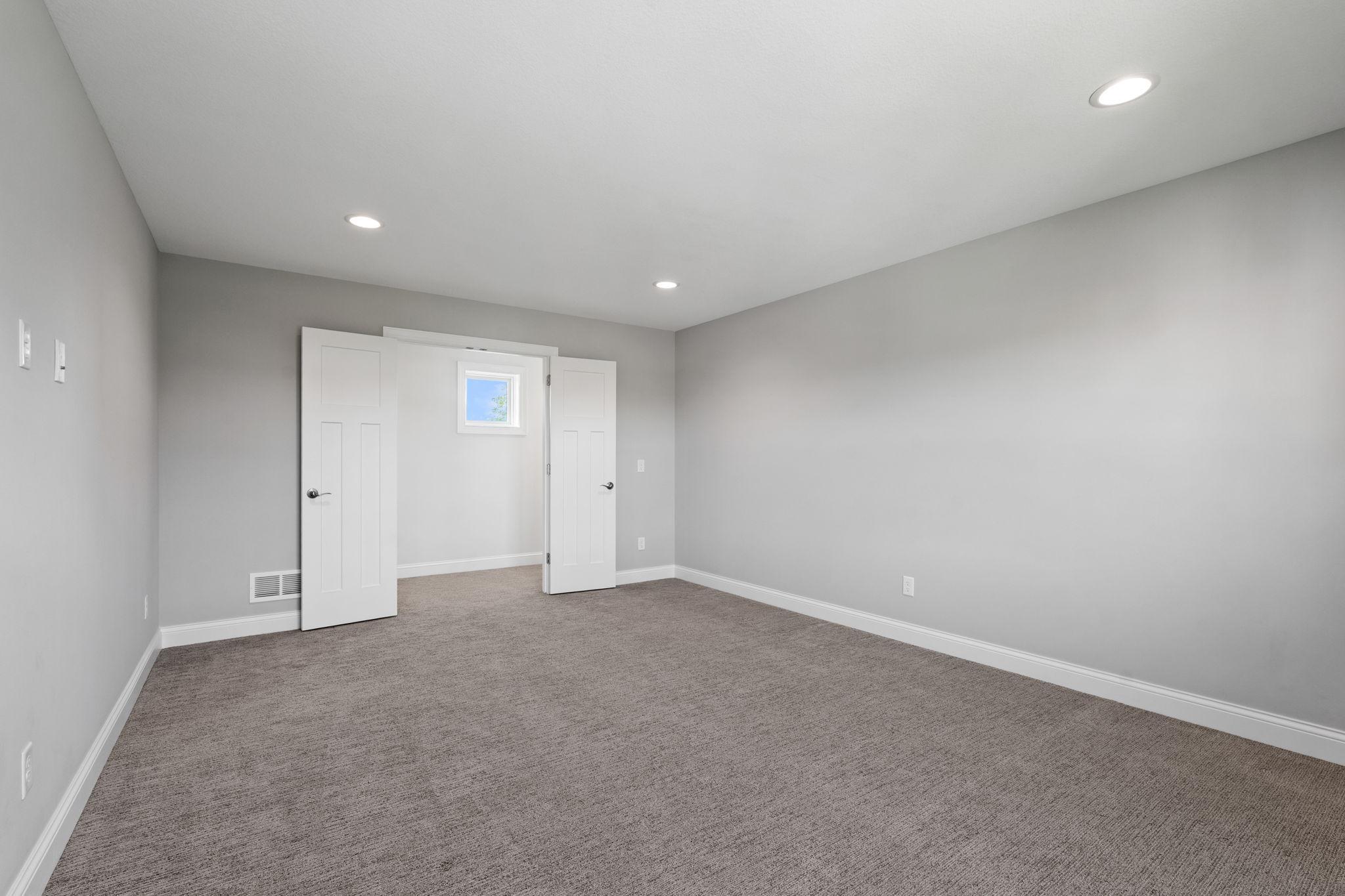 61-web-or-mls-16900 59th Ave N-61.jpg