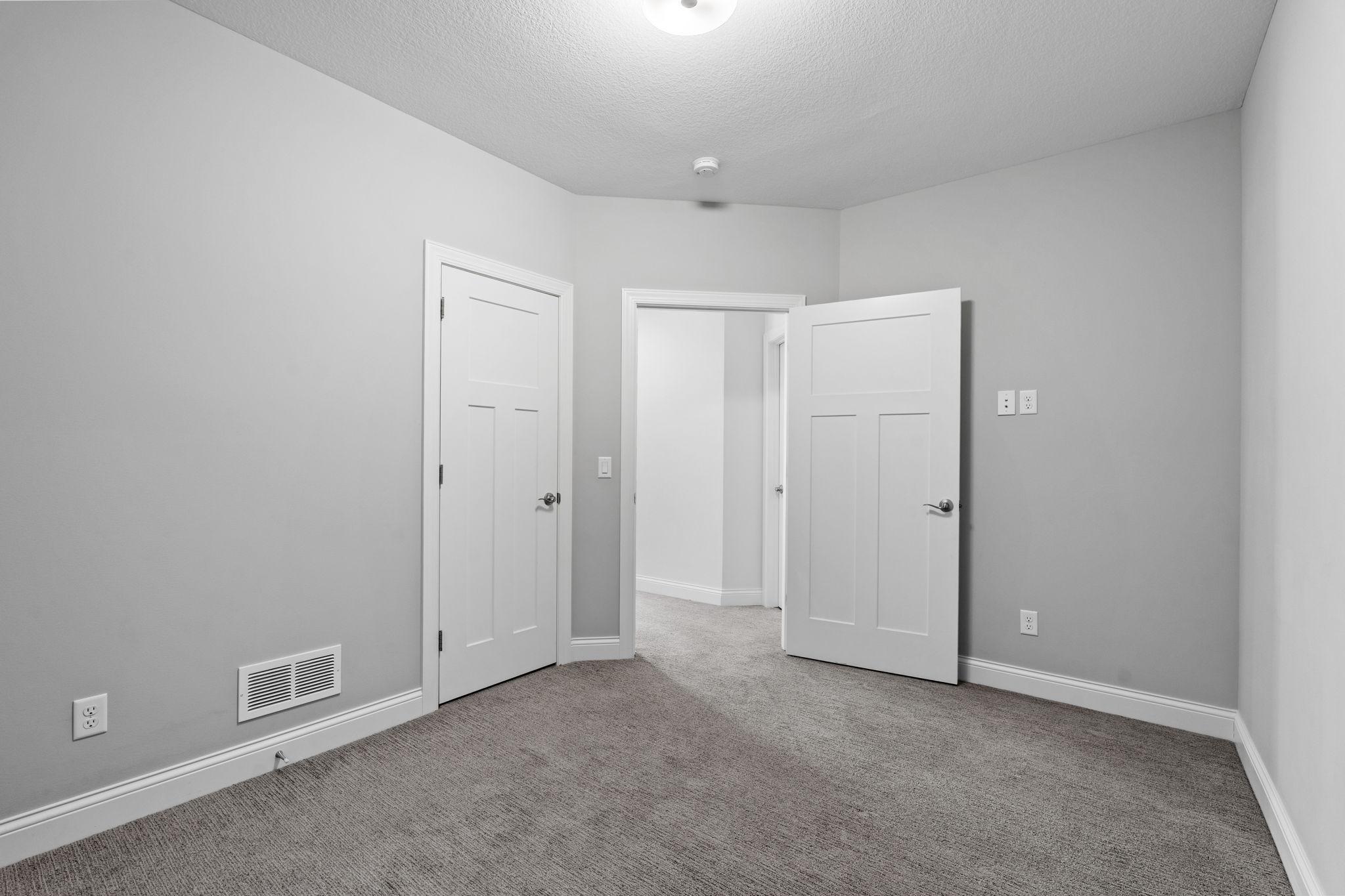 84-web-or-mls-16900 59th Ave N-84.jpg