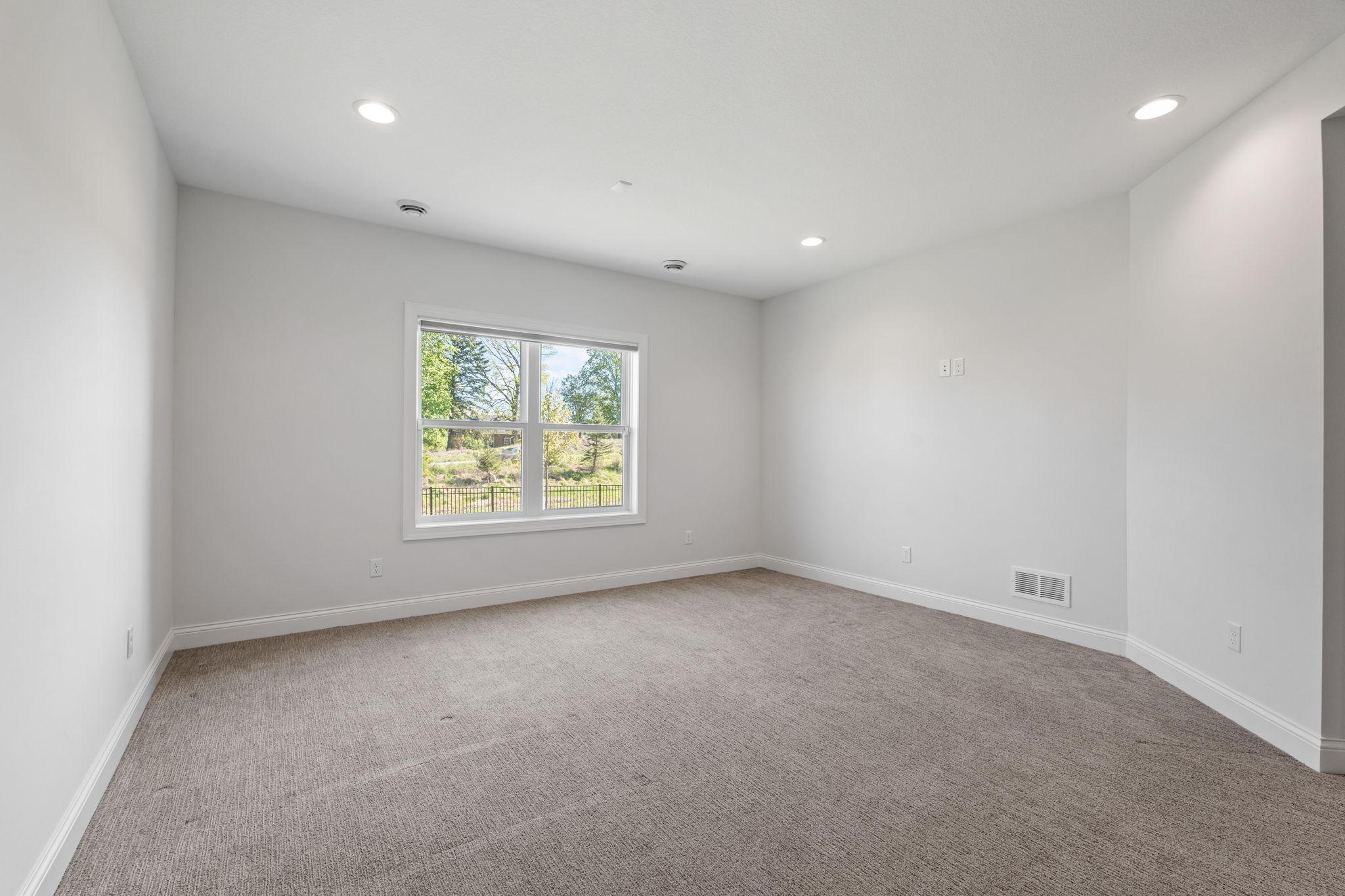 80-web-or-mls-16900 59th Ave N-80.jpg