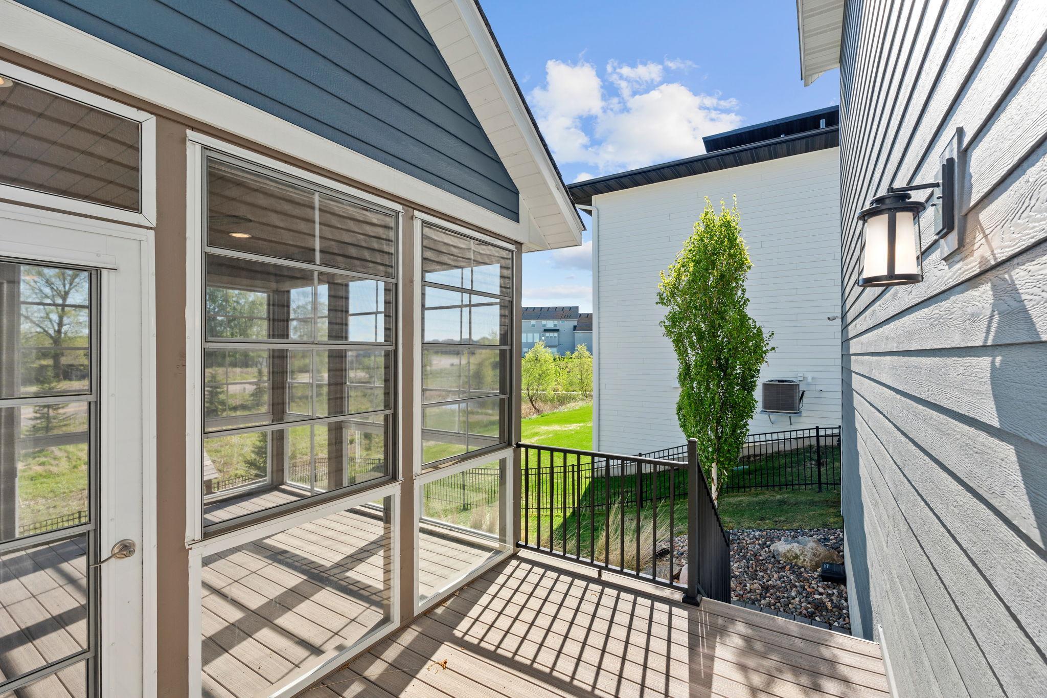 11-web-or-mls-16900 59th Ave N-11.jpg