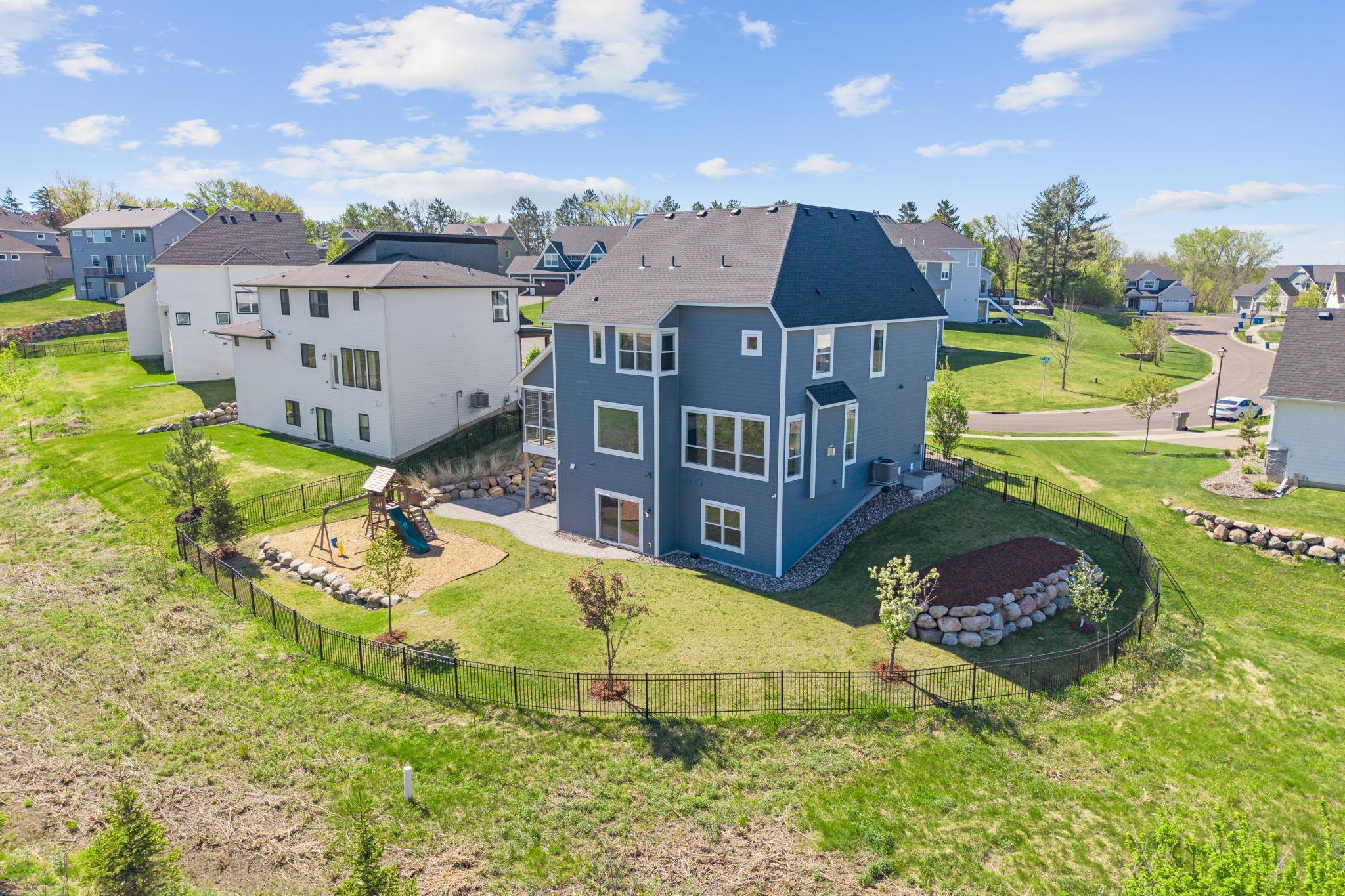 21-web-or-mls-16900 59th Ave N-21.jpg