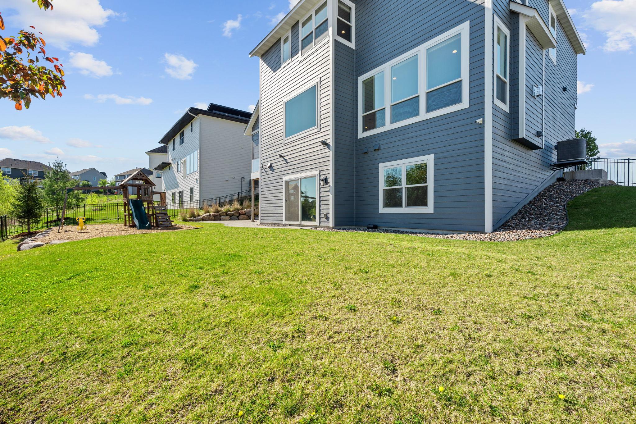 8-web-or-mls-16900 59th Ave N-8.jpg