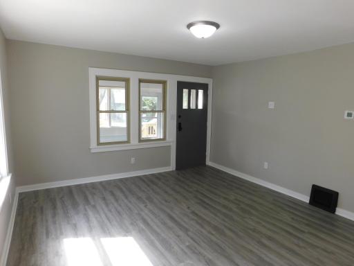 1885 Hawthorne Avenue E, Saint Paul, MN 55119
