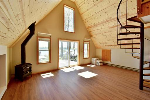 Vaulted ceiling and great views of the lake.