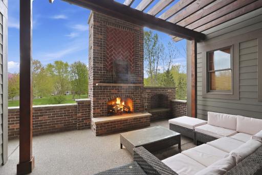 10721 Watersedge Lane, Saint Paul, MN 55129