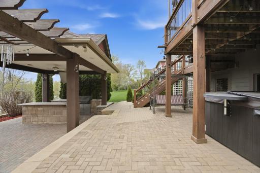 10721 Watersedge Lane, Saint Paul, MN 55129