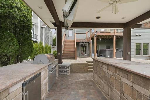 10721 Watersedge Lane, Saint Paul, MN 55129