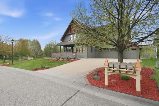 10721 Watersedge Lane, Saint Paul, MN 55129