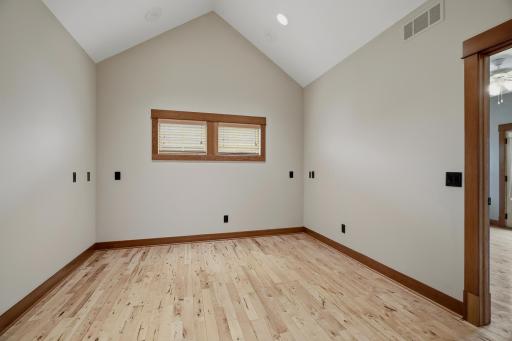 10721 Watersedge Lane, Saint Paul, MN 55129