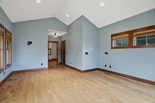 10721 Watersedge Lane, Saint Paul, MN 55129