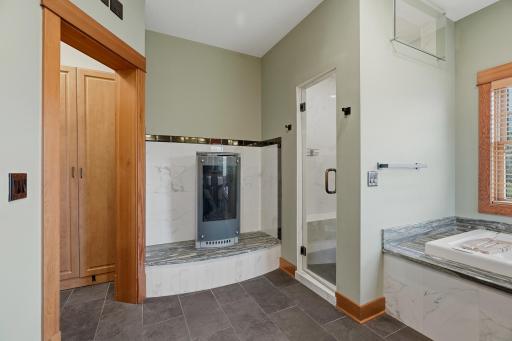 10721 Watersedge Lane, Saint Paul, MN 55129