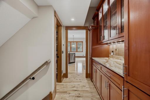 10721 Watersedge Lane, Saint Paul, MN 55129