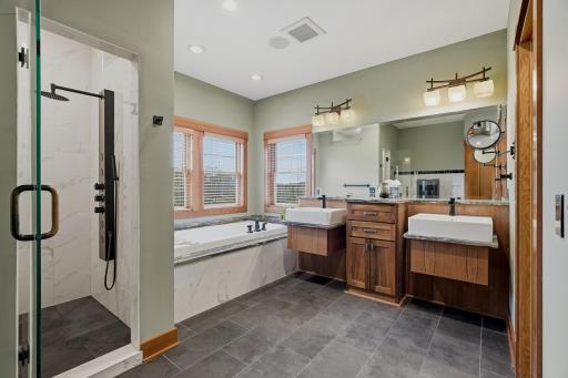 10721 Watersedge Lane, Saint Paul, MN 55129