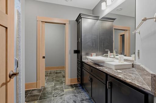 10721 Watersedge Lane, Saint Paul, MN 55129