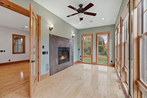 10721 Watersedge Lane, Saint Paul, MN 55129