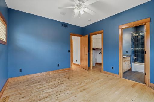 10721 Watersedge Lane, Saint Paul, MN 55129