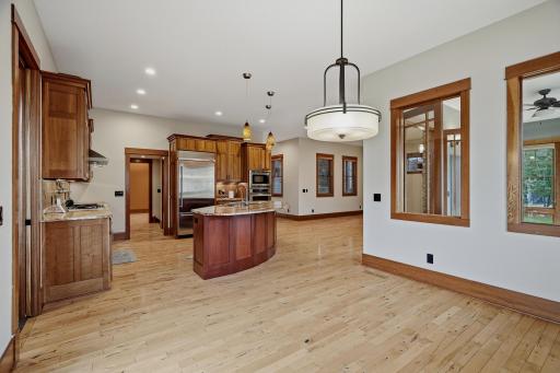 10721 Watersedge Lane, Saint Paul, MN 55129