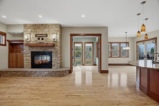 10721 Watersedge Lane, Saint Paul, MN 55129