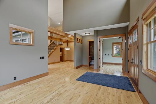 10721 Watersedge Lane, Saint Paul, MN 55129